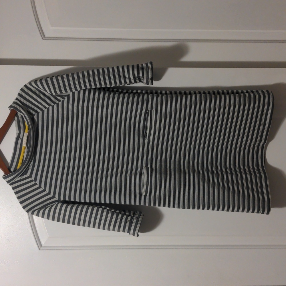 Grey striped dress with 2 front pockets
